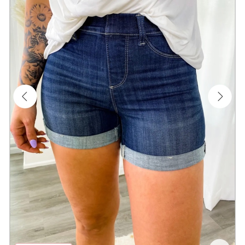Judy blue pull on shorts